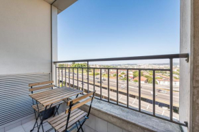 Dragon Stadium Studio w Balcony by LovelyStay